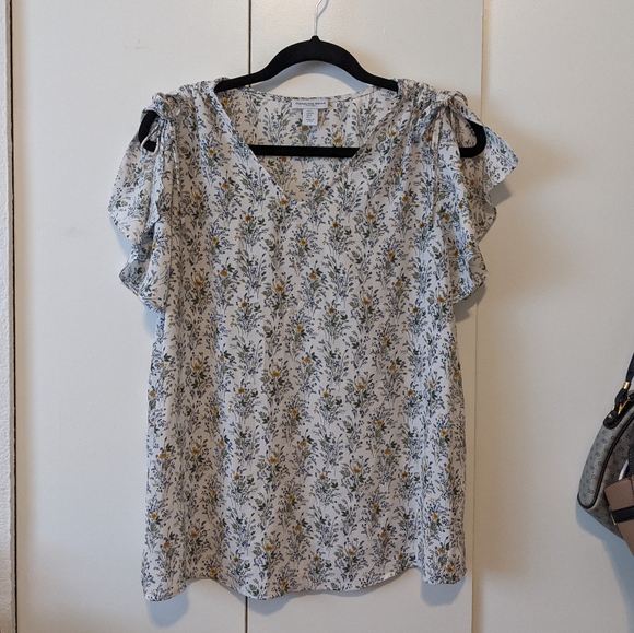 Flowy Floral Blouse with Shoulder Ties - Picture 2 of 5